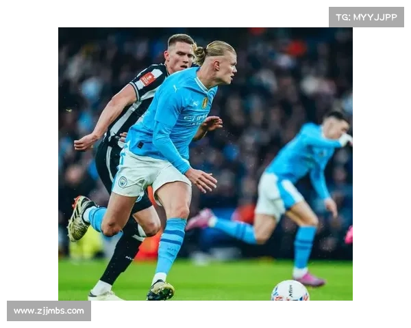 曼城七号后卫的战术智慧与防守艺术展现球队独特魅力 曼城七号后卫的战术智慧与防守艺术展现球队独特魅力