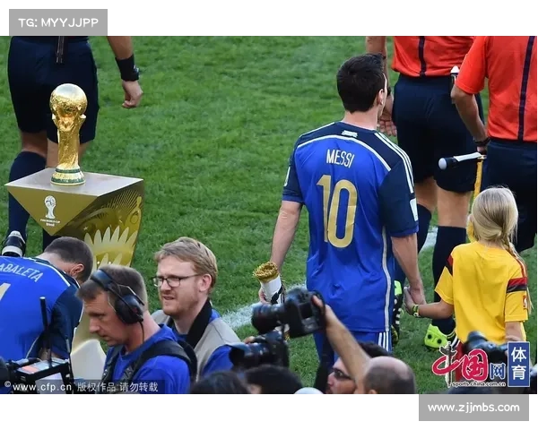 德国与巴西世界杯决赛经典瞬间解析及其历史意义探讨